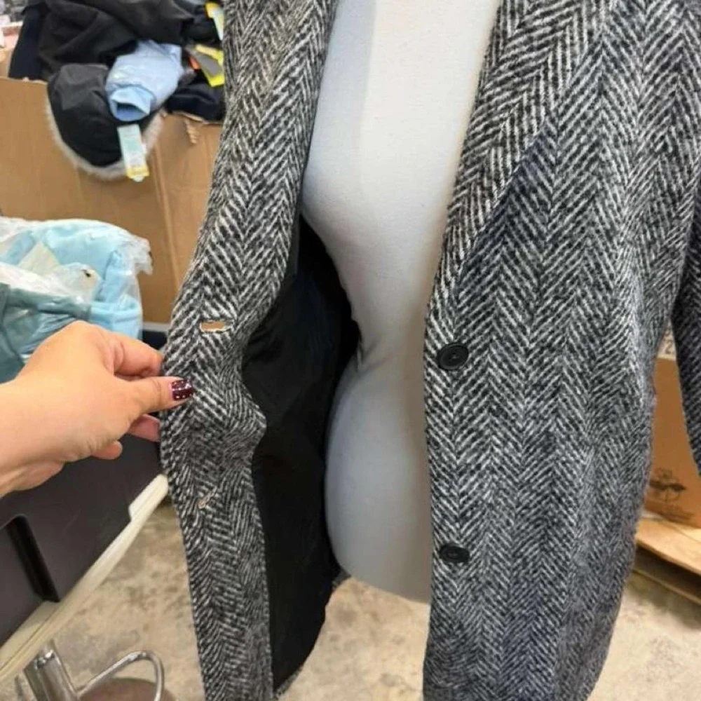 Cat & Jack Gray Herringbone Coat – Size Large